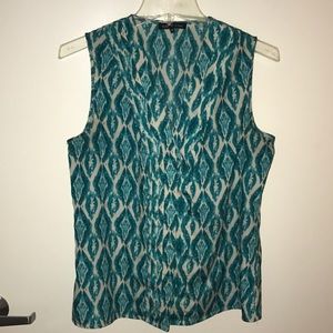 Sleeveless blouse